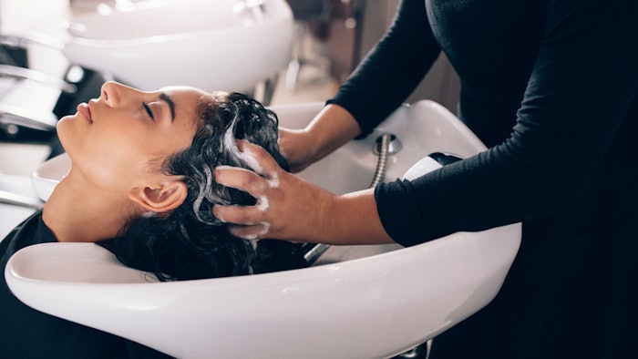epres' Professional Bond Repair is a single-step solution to re-bond hair structure without lowering the pH balance of the chemical service, preventing increased processing times, reduced lift and inhibited color deposit.