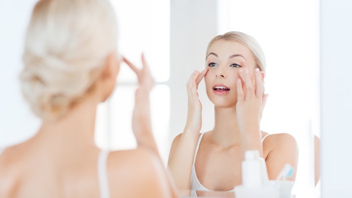 This formulation supports keratinocyte production, aids in fibroblast proliferation and is designed to help enhance collagen production and diminish advanced signs of aging.