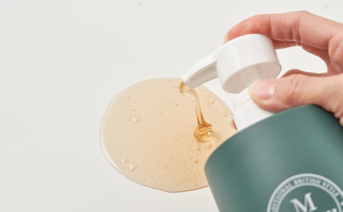 British M, leading Korean luxury hair salon leader and global cult brand now in over 8 countries, introduces retail-size natural Kombucha Shampoo, a unique professional formula for hair and scalp wellness.