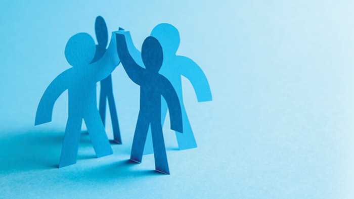 The Benefits of Choosing Community Over Competition in the Esthetic Industry