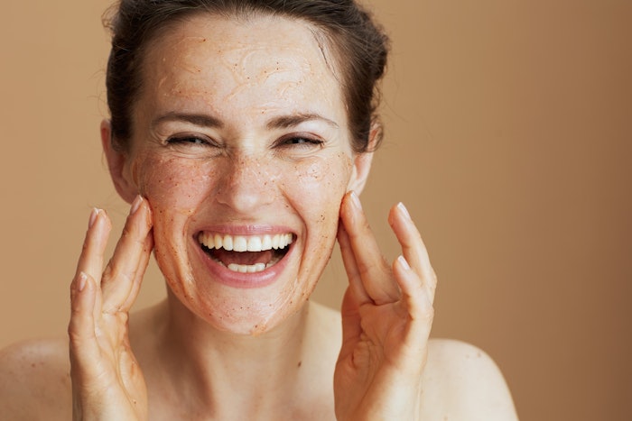 Celscrub 20 is a biodegradable 20 mesh transitional scrub based on microcrystalline cellulose. This scrub gently exfoliates then disappears.