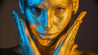 Metal nanoparticles such as gold have drawn attention in nanomedicine due to their low chemical reactivity and excellent biocompatibility.