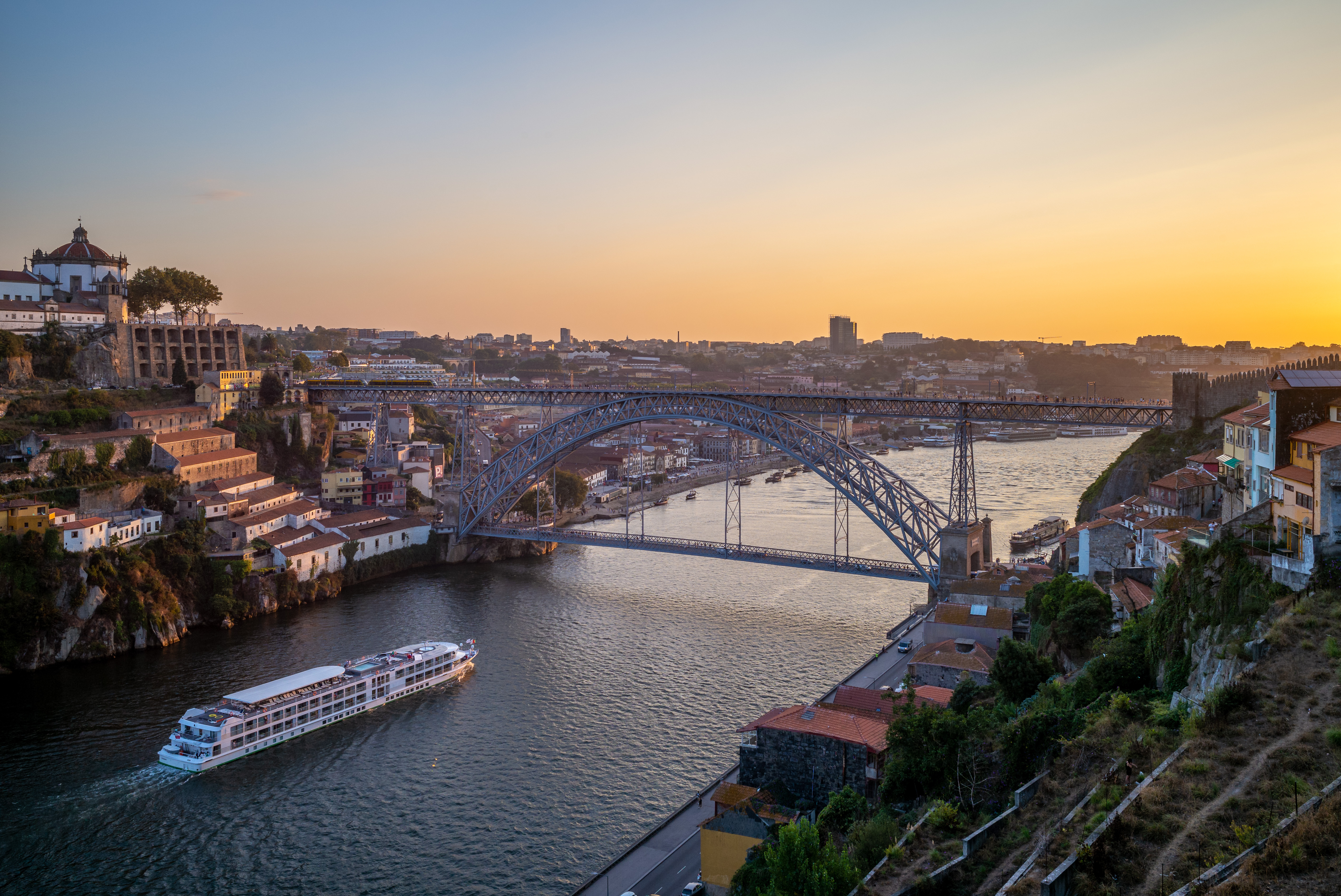 Elementos Para Abrir Localiza O Em Portugal No Primeiro Semestre De 2024   AdobeStock 225177154.65a6b13a22d0c 