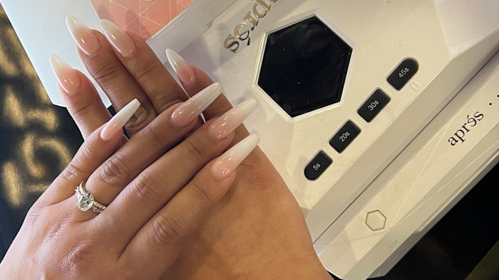 Aprés Ombré Gel-X system is a new innovative method in creating the timeless classic of an ombré nail.