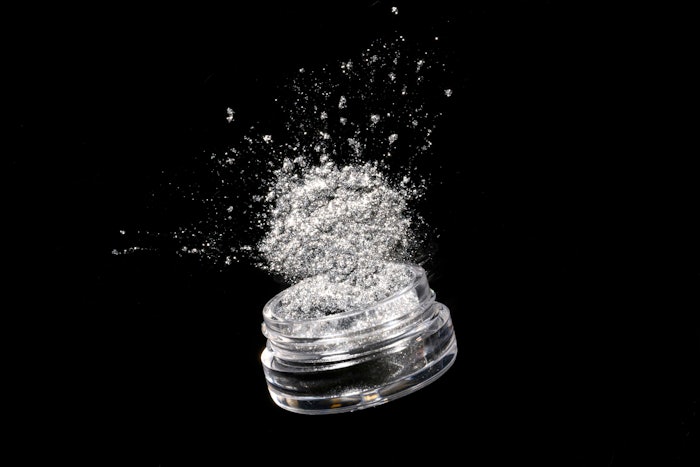 While Mirage Glamour Space Silver features optical effects similar to a metallic pigment, it is actually based on borosilicate.