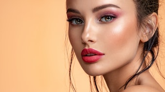 Eyeglorius is an organic solution capable of treating signs of fatigue while opening up possibilities for skin care and makeup formulations.