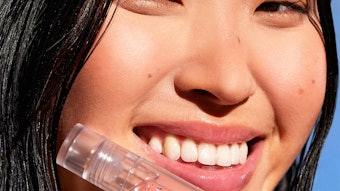 The fragrance-free formula is made with good-for-you plant-based ingredients like apricot oil and raspberry seed oil.