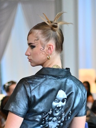 Editorial Spiky Space Buns