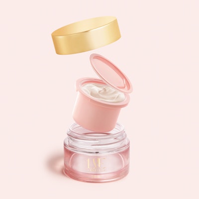 Berlin Packaging’s new 50 ml, 30 ml and 15 ml Luxe Refill glass jars feature reusable outer glass jars and reusable lids as well as a PP inner cup that can be closed with an aluminum seal for a hermetic closure.