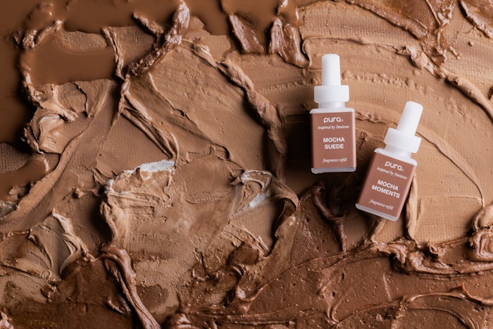 Pantone17-1230 Mocha Mousse is said to honor and embrace the sustenance and authenticity of our physical environment, finding harmony and balance between the demands of modernity and the timeless beauty of artful creation.