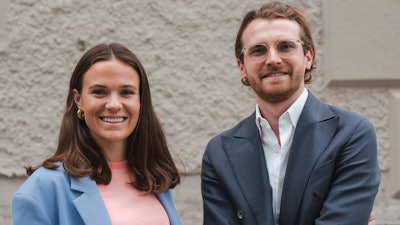 （从左至右）：Vividye 首席执行官 Johanna Nissén Karlsson 和 Chalmers Ventures 首席执行官兼投资主管 Pontus Ottosson