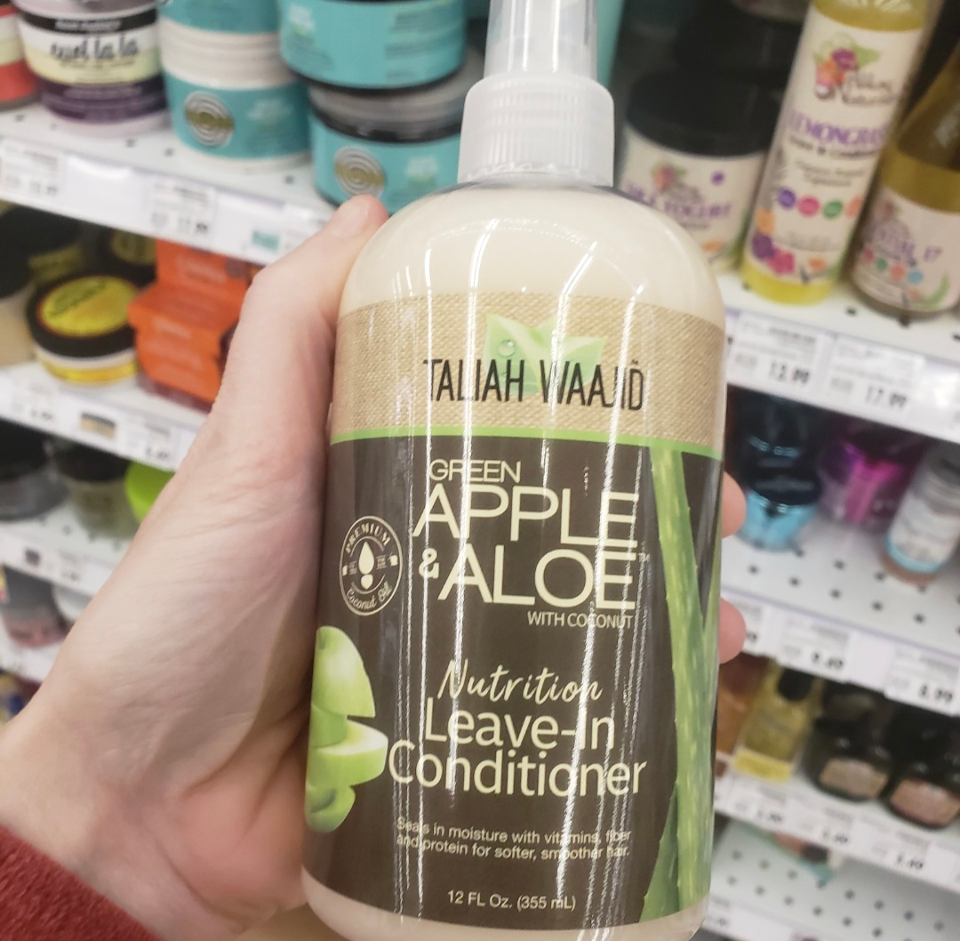 Based on superfood ingredients, the Taliah Waajid's Green Apple & Aloe nutritive hair care regimen was created to enhance medium to tight curls.