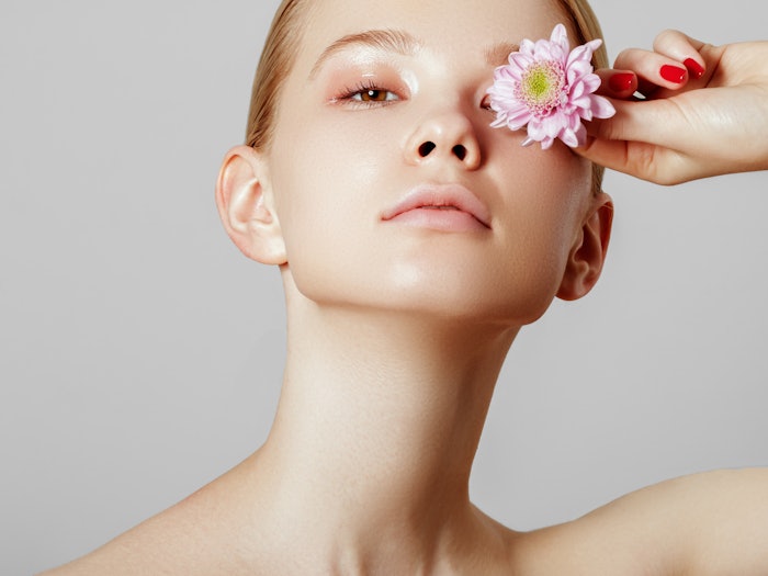 Consumers expect products that deliver results. This demand is being met through the development of advanced delivery systems that target specific skin concerns, as well as the incorporation of potent ingredients such as peptides, proteins, and antioxidants.