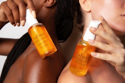 The Enchanted Island Body Glow Serum from Rahua is a restorative oil serum designed to result in hydrated, well-toned skin all over the body.