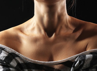 According to the Chemyunion, Ecoffea Citrus has been shown ex vivo and in vivo in the neck and décolleté area to improve skin health and promote the reduction of fine lines and wrinkles through various mechanisms.