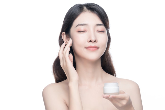 Galacan supports wound healing and tissue regeneration, reportedly ideal for nutricosmetic and topical applications.