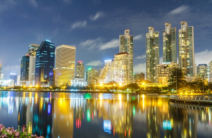B Angkok Night Shot Adobe Stock 84015347