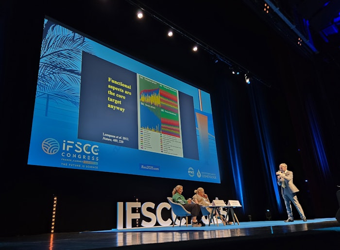 In his keynote address, Marc-André Selosse, professor of the National Museum of Natural History and the Institut Universitaire de France, challenged the conventional view of microbes, positioning the skin microbiota as a crucial protective layer.