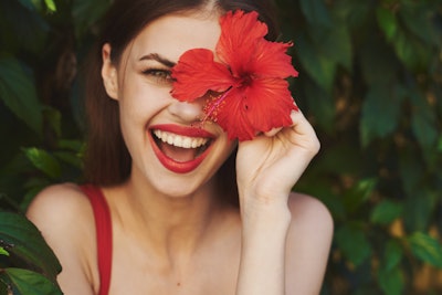 VC-H1 is sourced from organically grown hibiscus and is composed of bioactive peptides from a collagen-like protein, along with free-radical scavenging hibiscus polyphenols.