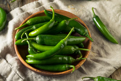 The serrano chili oleoresin has a delayed but intense heat sensation.
