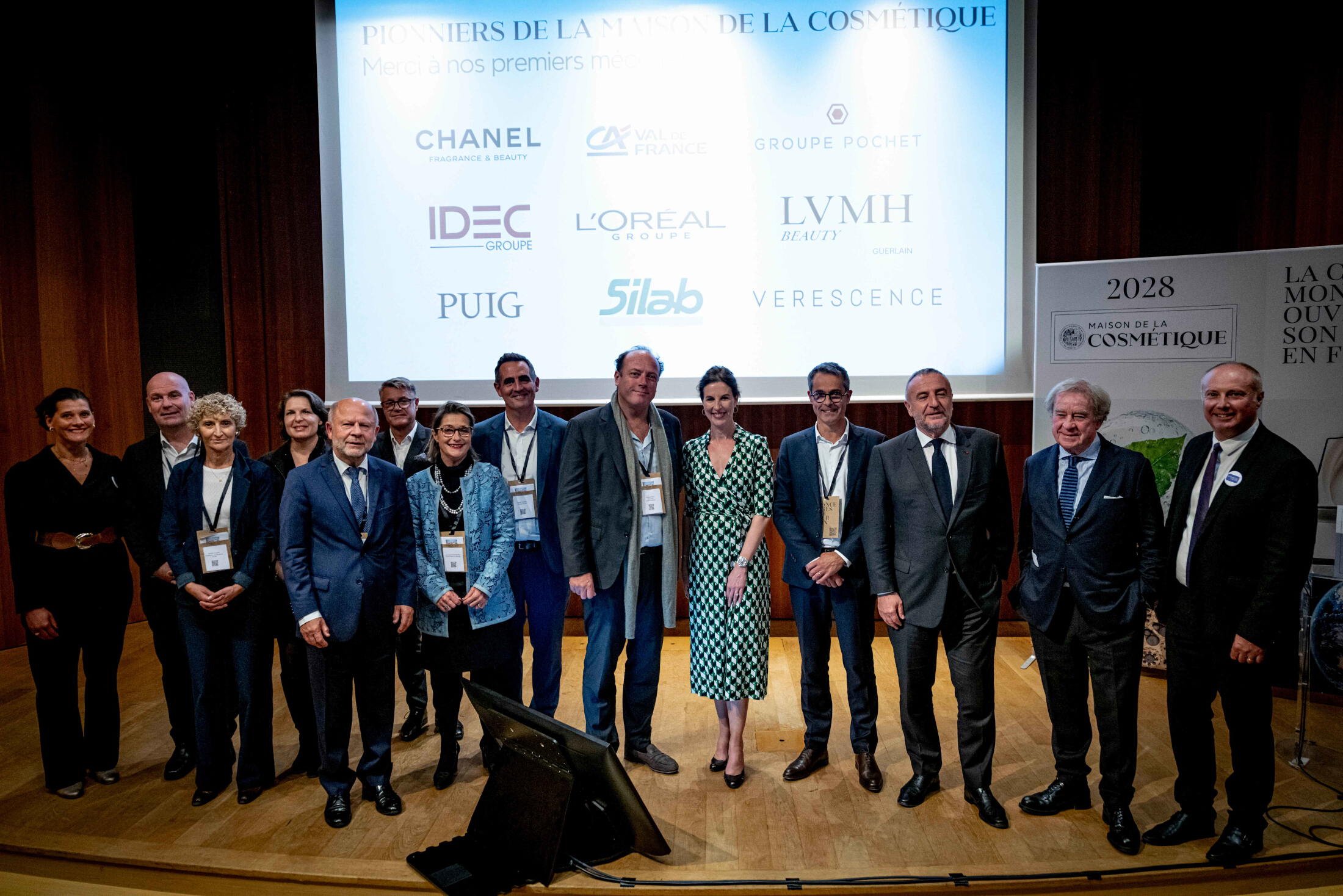From L: S&eacute;gol&egrave;ne Leloutre (Cosmetic Valley), S&eacute;bastien Mnnier (PUIG), Brigitte Closs (Silab), St&eacute;phanie Rott (Guerlain), Jean-Pierre Gorges (Chartres Metropole), J&eacute;r&ocirc;me Hombourger (Credit Agricole Val de France), Caroline Plougastel (Chanel Parfums Beaute), Xavier Gaget (Groupe Pochet), Thomas Riou (Verescence), C&eacute;line Brucker (L'Oreal France), C&eacute;dric De Wavrechin (Group IDEC), Marc-Antoine Jamet (Cosmetic Valley), Jean-Michel Wilmotte (Wilmotte et Associes Architectes), Christophe Masson (Cosmetic Valley)