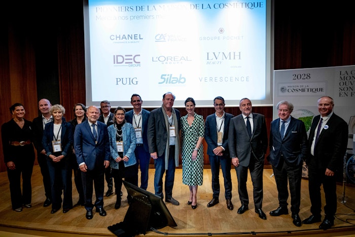 From L: Ségolène Leloutre (Cosmetic Valley), Sébastien Mnnier (PUIG), Brigitte Closs (Silab), Stéphanie Rott (Guerlain), Jean-Pierre Gorges (Chartres Metropole), Jérôme Hombourger (Credit Agricole Val de France), Caroline Plougastel (Chanel Parfums Beaute), Xavier Gaget (Groupe Pochet), Thomas Riou (Verescence), Céline Brucker (L'Oreal France), Cédric De Wavrechin (Group IDEC), Marc-Antoine Jamet (Cosmetic Valley), Jean-Michel Wilmotte (Wilmotte et Associes Architectes), Christophe Masson (Cosmetic Valley)