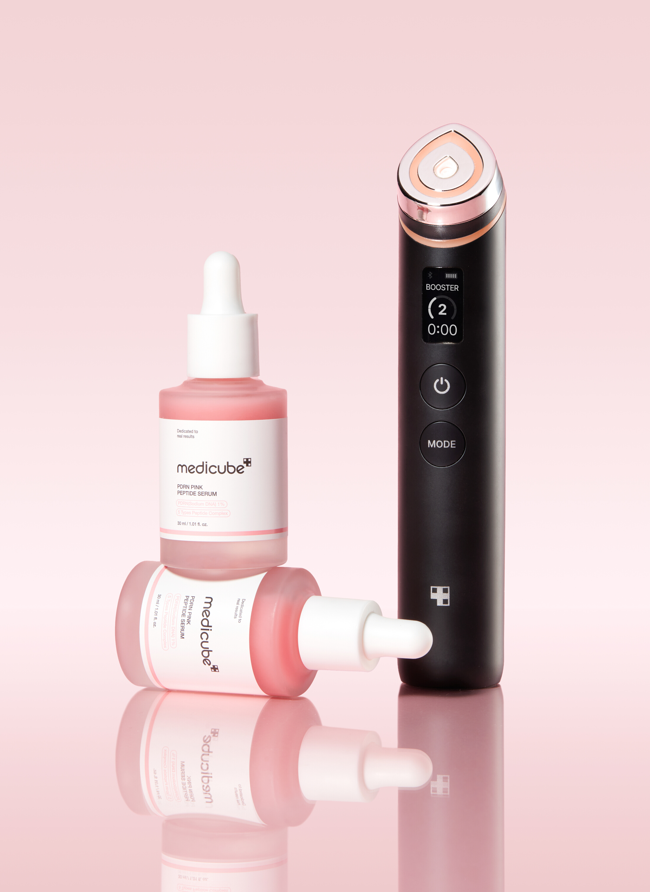 By pairing advanced devices with potent topical formulas, Medicube aims to offer a comprehensive routine that mimics professional treatments