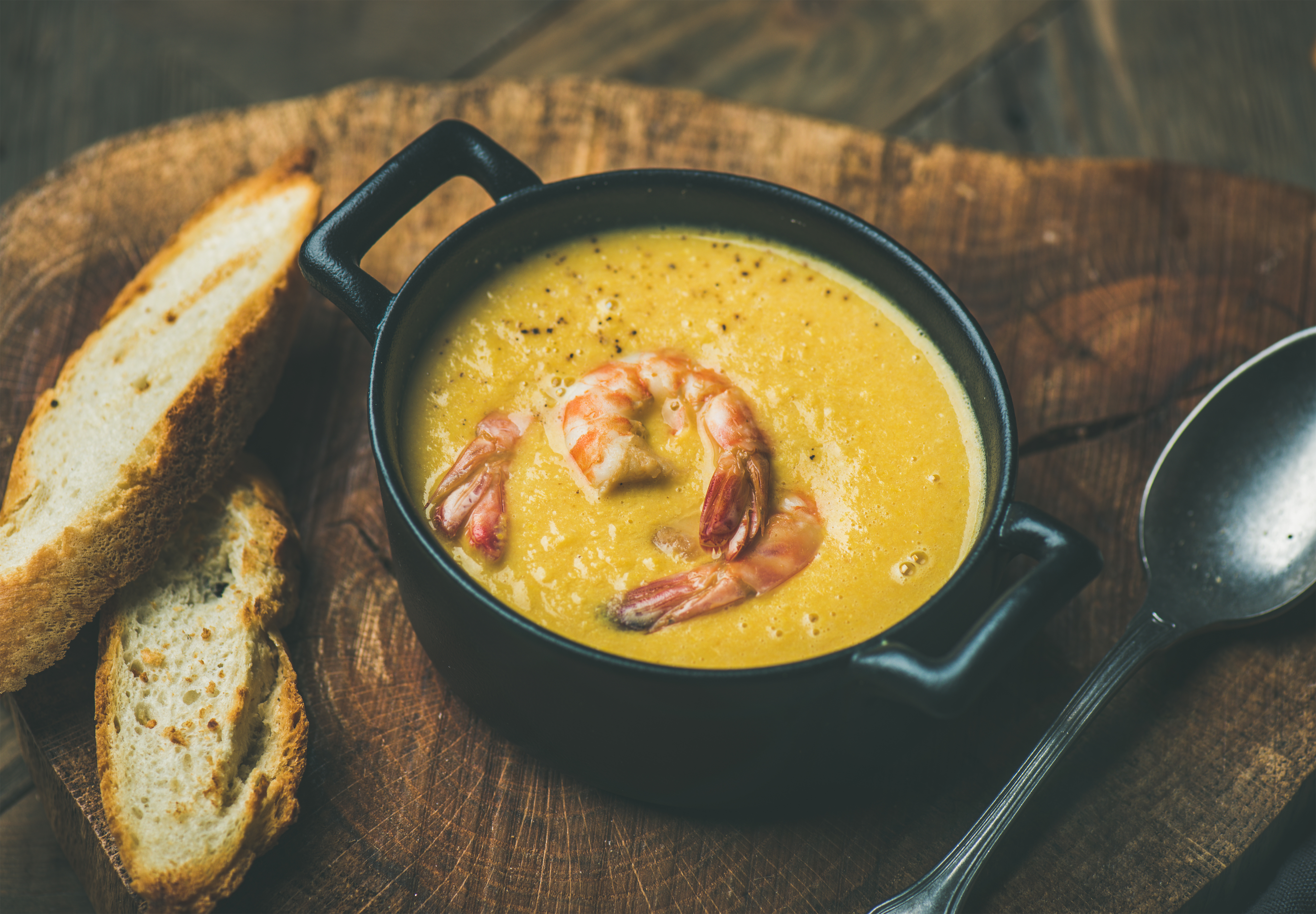 Corncreamysoupwithshrimpsservedinpot20241017032950utc