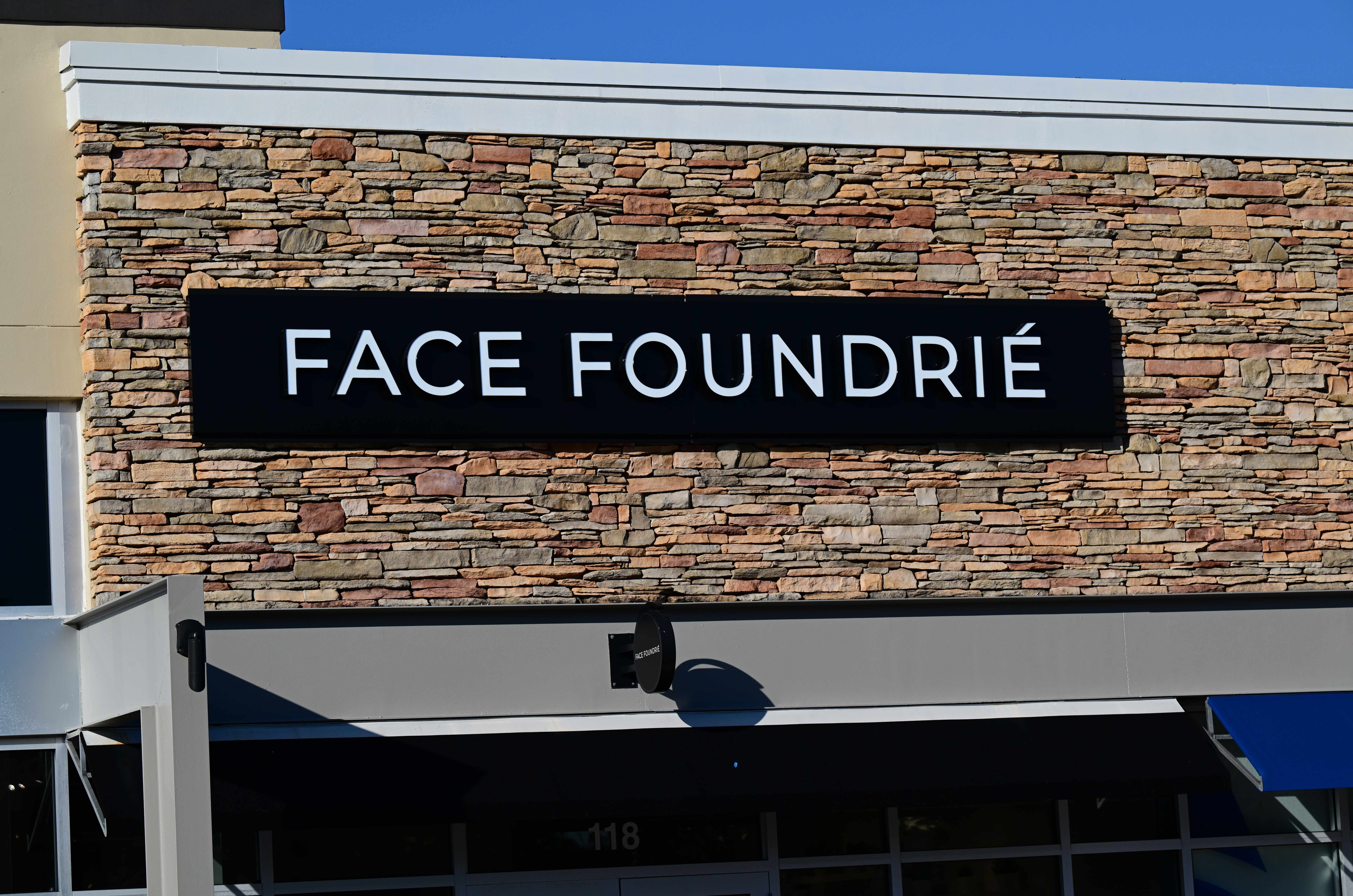 FACE FOUNDRI&Eacute; was founded in 2019 by Michele Henry after she struggled to find skin care treatments that addressed the changes in her skin caused by motherhood, aging and life&rsquo;s demands.