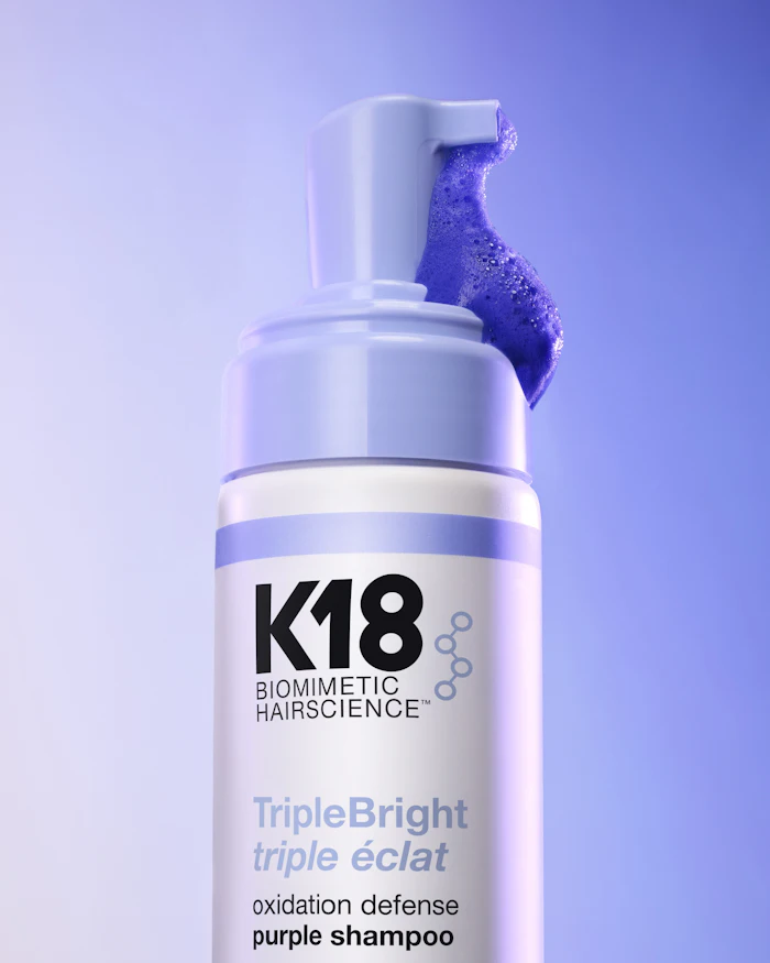 Bonus for busy colorists: the foam format won’t stain hands, towels or the shampoo bowl—and it rinses clean without over-toning drama.