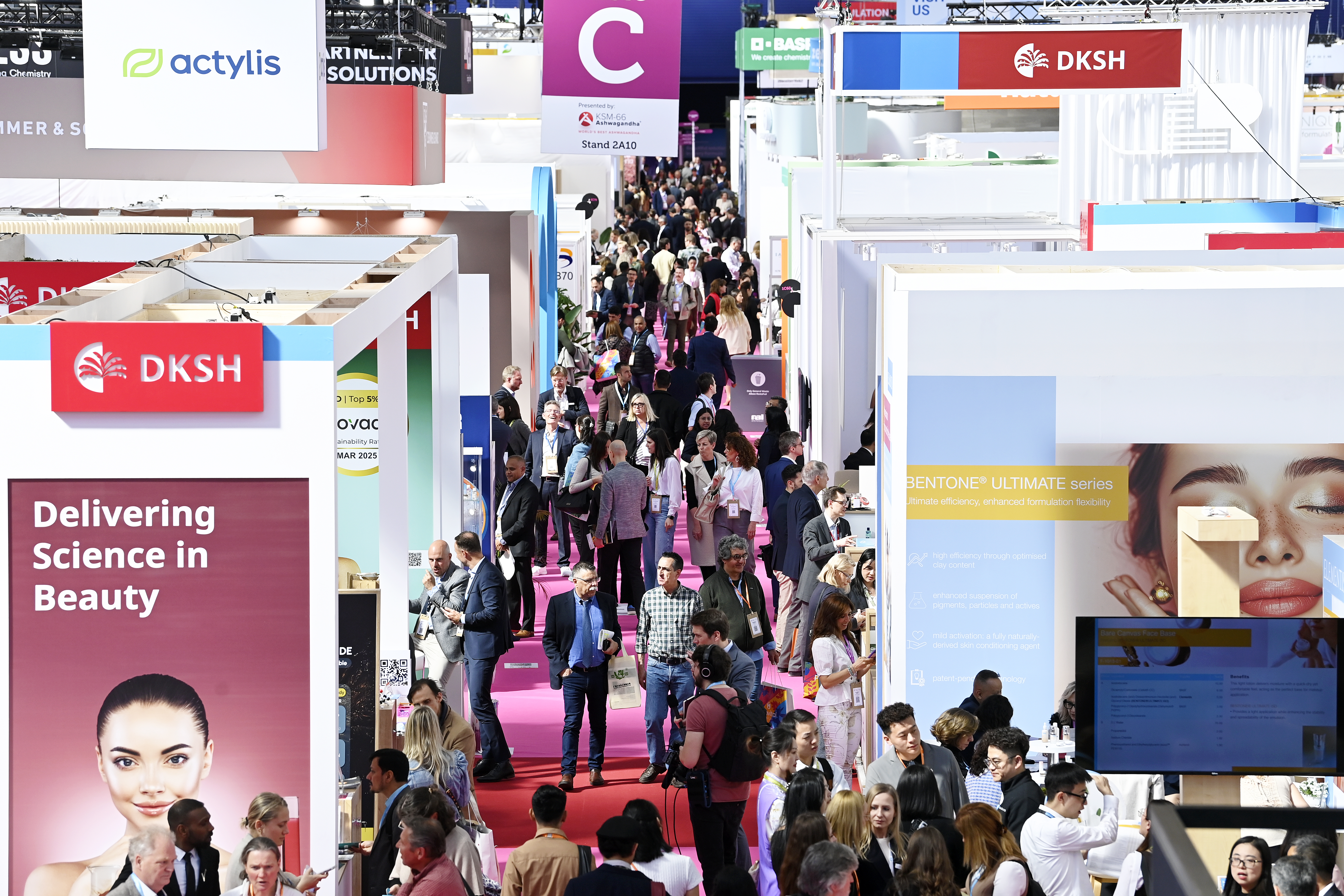 Winners will be announced on April 14, 2026 at 6:00 p.m. in the Marketing Trends Theatre, during an evening dedicated to recognizing excellence across cosmetic science.