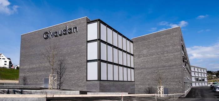 Sales in Taste & Wellbeing amounted to CHF 3,642 million, an increase of 2.4% and a decrease of 2.9% in Swiss francs. From a product segment perspective, growth was broad‑based across snacks, dairy, and sweet.