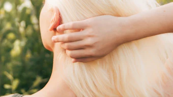 In independent tensile testing, bleached hair treated with Glyplex at 20% of the supplied concentrate showed a 77.8% reduction in breakage versus untreated bleached hair, along with a 10.6% improvement in break stress, 13.2% reduction in stiffness and 46% break extension.
